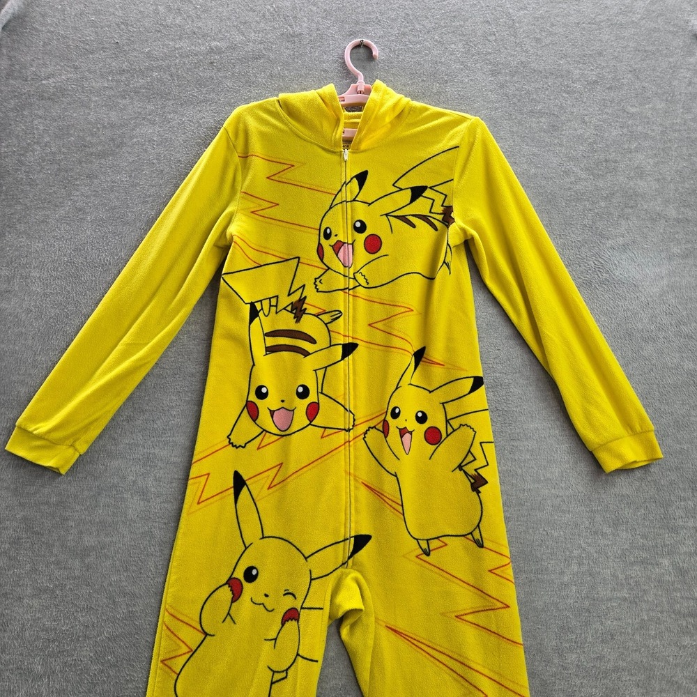Pokemon Boys Sleepwear 14/16 Yellow Graphic Pikachu Pajama Suit Long Sleeve